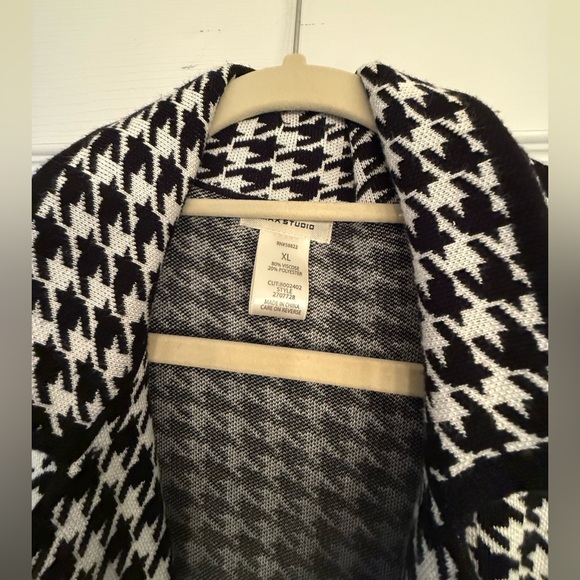 Max Studio Black and White Houndstooth Sweater Blazer - Picture 2 of 4